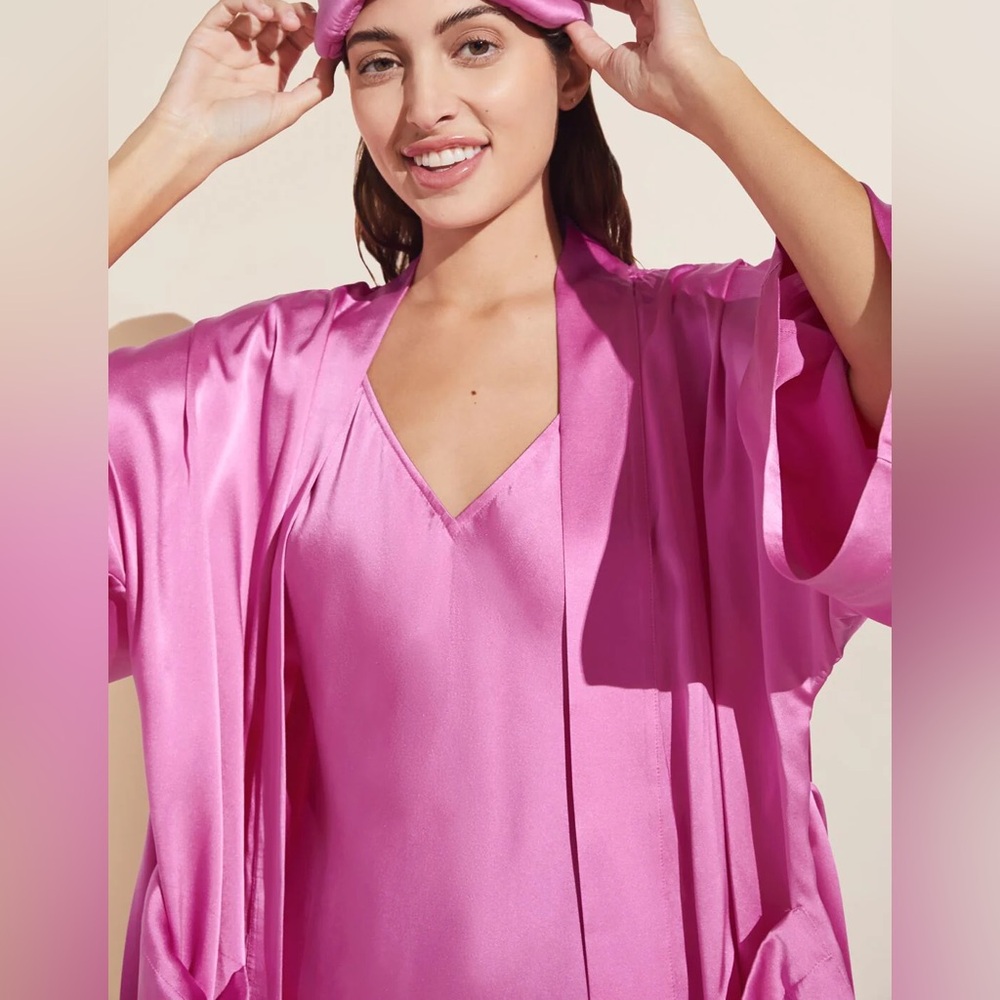Inez Washable Silk Short Robe in Italian Rose S - Picture 3 of 4